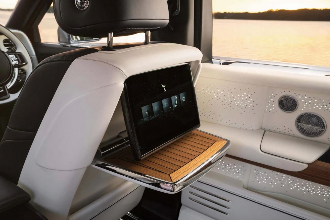 Η νέα Rolls-Royce Phantom Regatta είναι ένα «γιοτ» για την άσφαλτο!